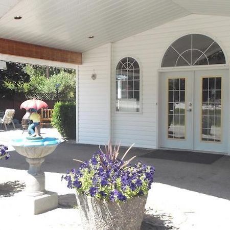 Anchor Riverfront Motel Sicamous Luaran gambar