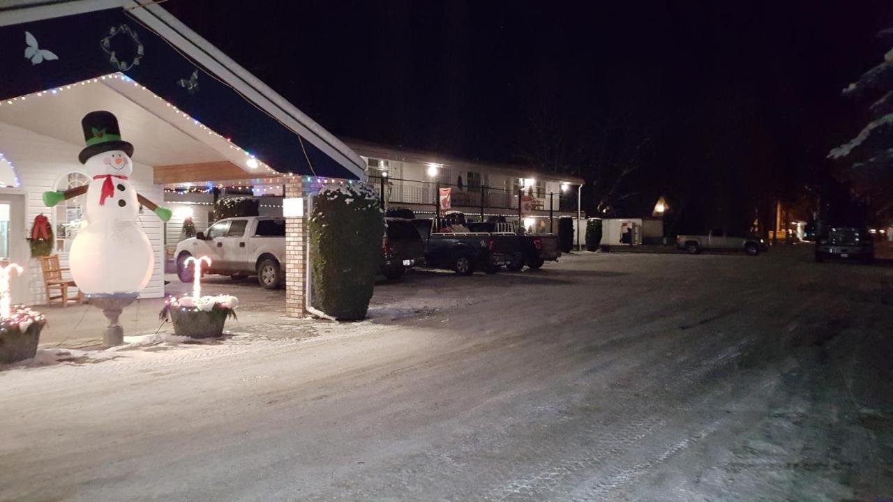 Anchor Riverfront Motel Sicamous Luaran gambar
