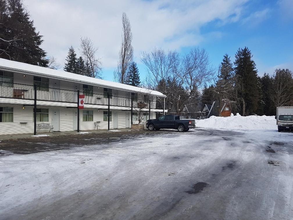 Anchor Riverfront Motel Sicamous Luaran gambar