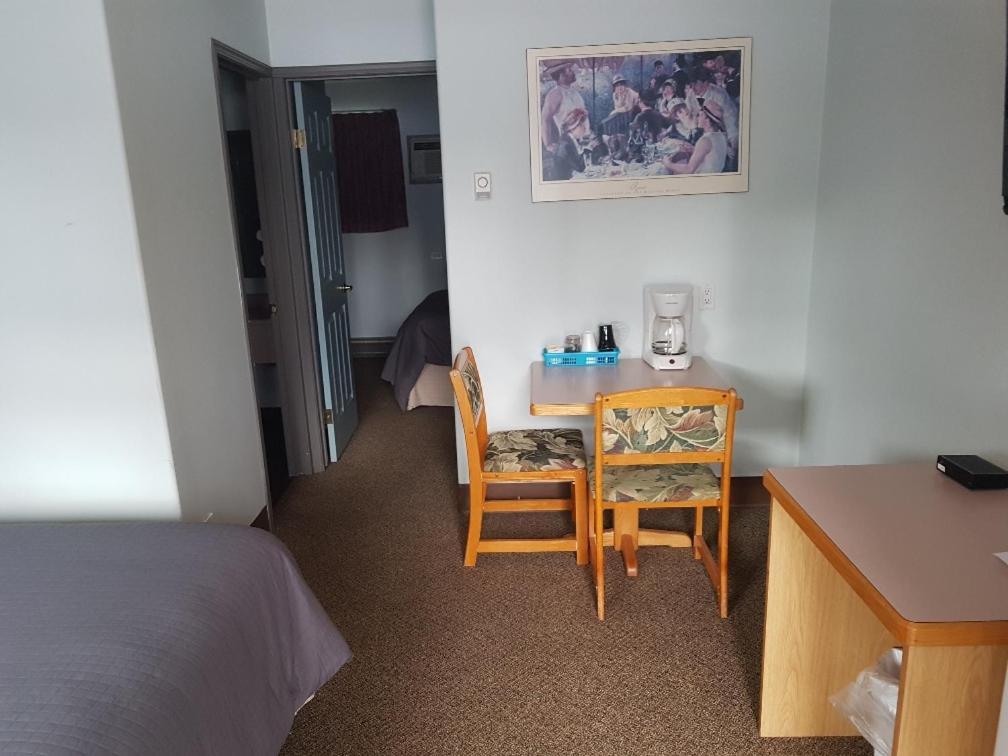 Anchor Riverfront Motel Sicamous Luaran gambar