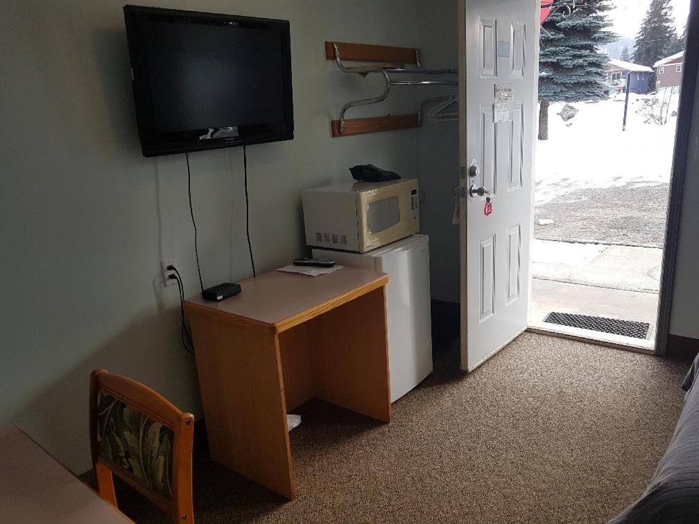 Anchor Riverfront Motel Sicamous Luaran gambar